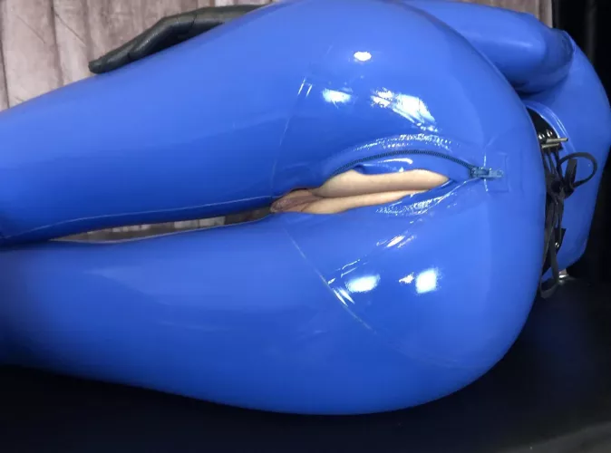 So tight. Could you fit it in? by latex_camille