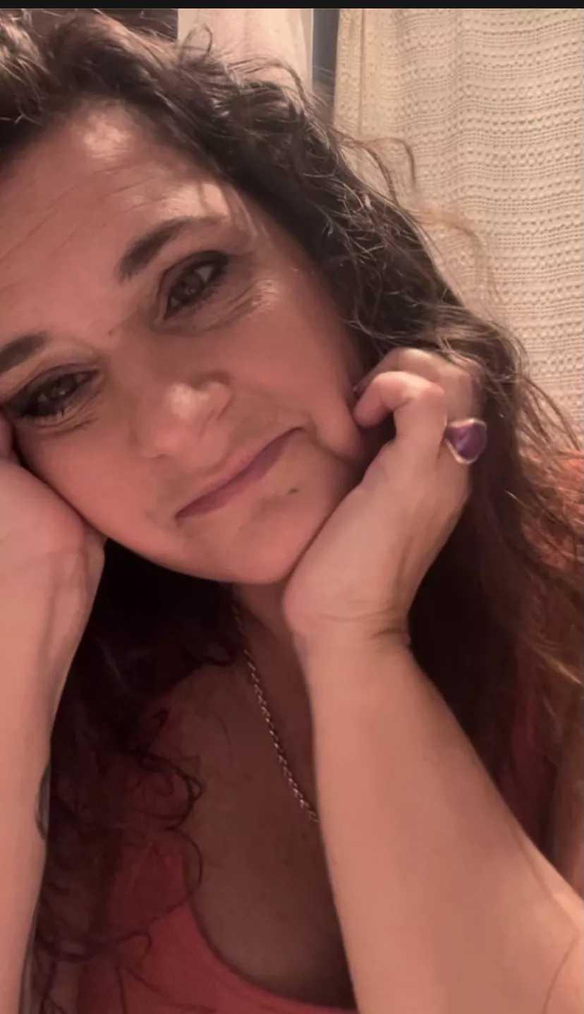 52F - I'm loving every day! Let's make this a memorable day! posted by Dilligaf908