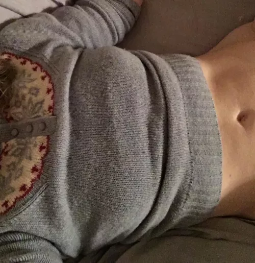 Brrrr…gonna need you to keep me warm today ❄️ [F] by yesmisschloe