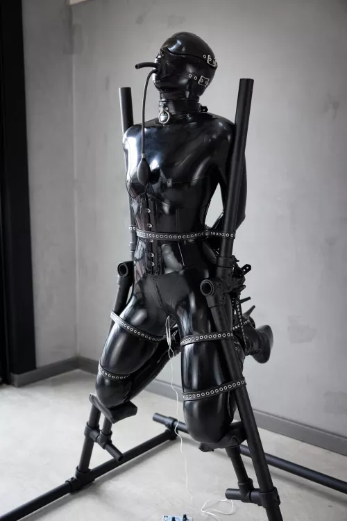 Device bondage with RiahSFX by reflectivedesire