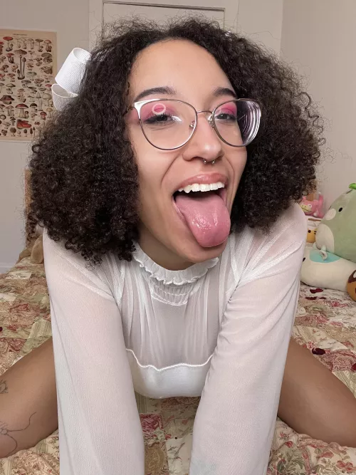 Do you want to cover me with your cum or take every drop down my throat? by lxvelybunny