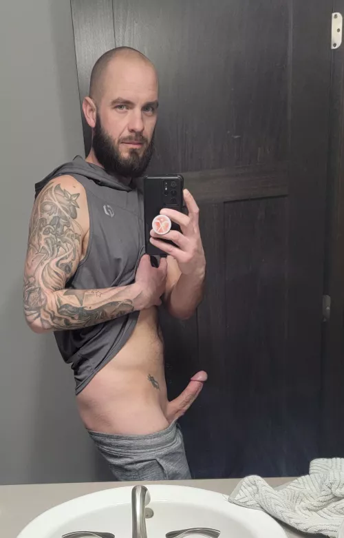 feeling horny... by Urnextdoorneighbors