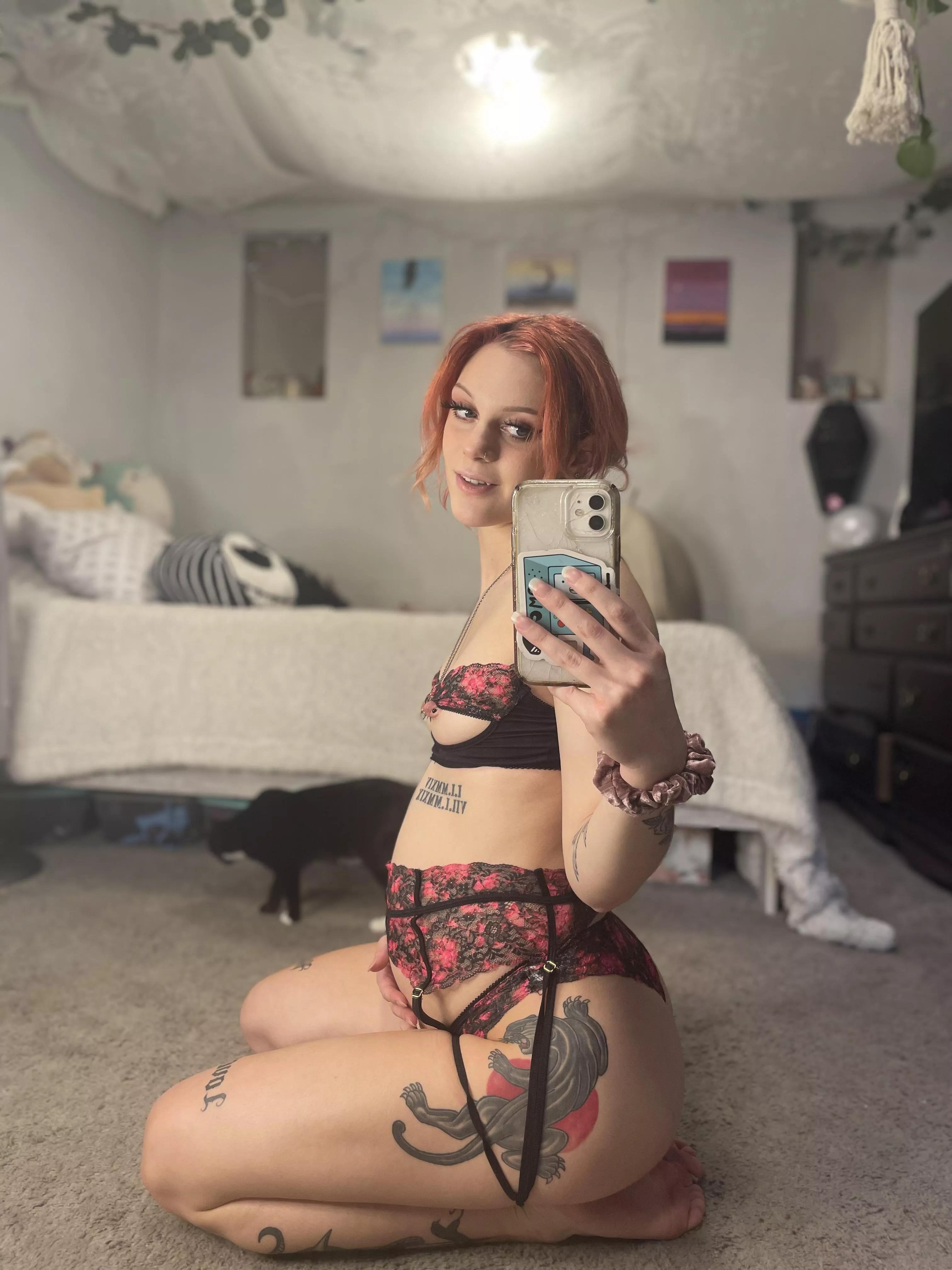 Felt super pretty yesterday 🥰😘 finally starting to show fr😛 posted by jinxxo7