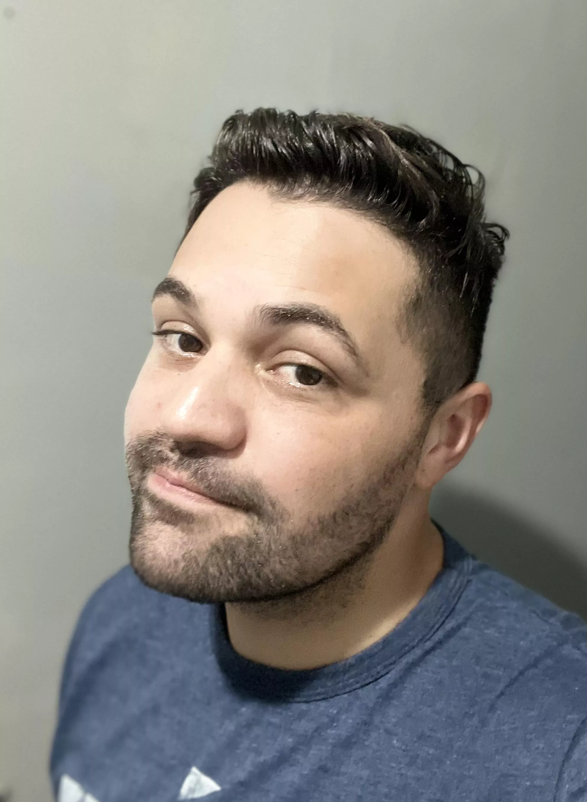 Hair cut and beard finally trimmed lol Happy V Day guys 🥰 posted by Duhdudueduh