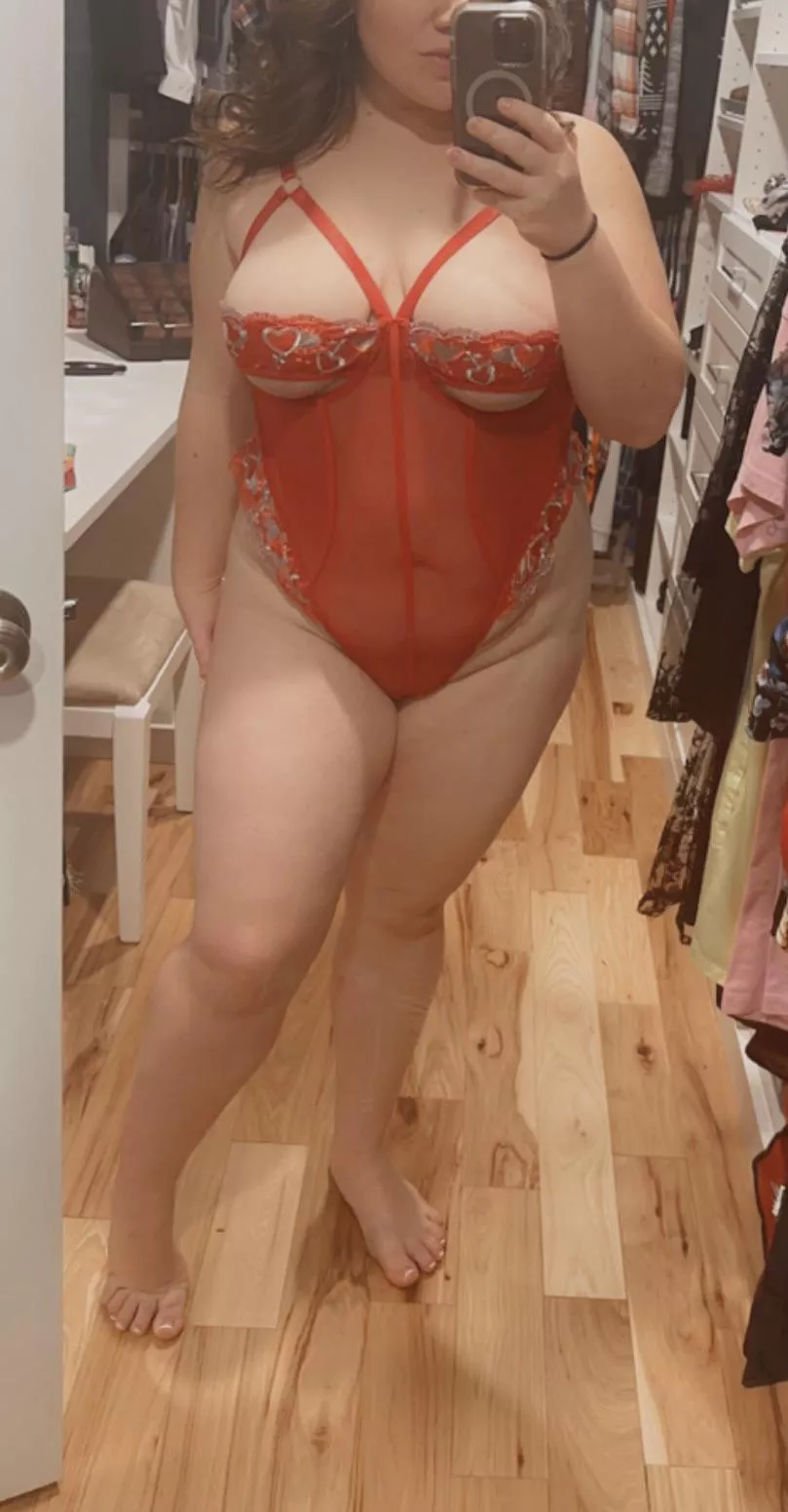 Happy Valentine’s Day ❤️🥰😍 posted by hotwifehayley