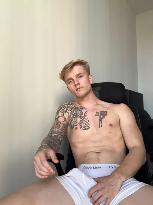 help me out with my morning wood? by tywanks