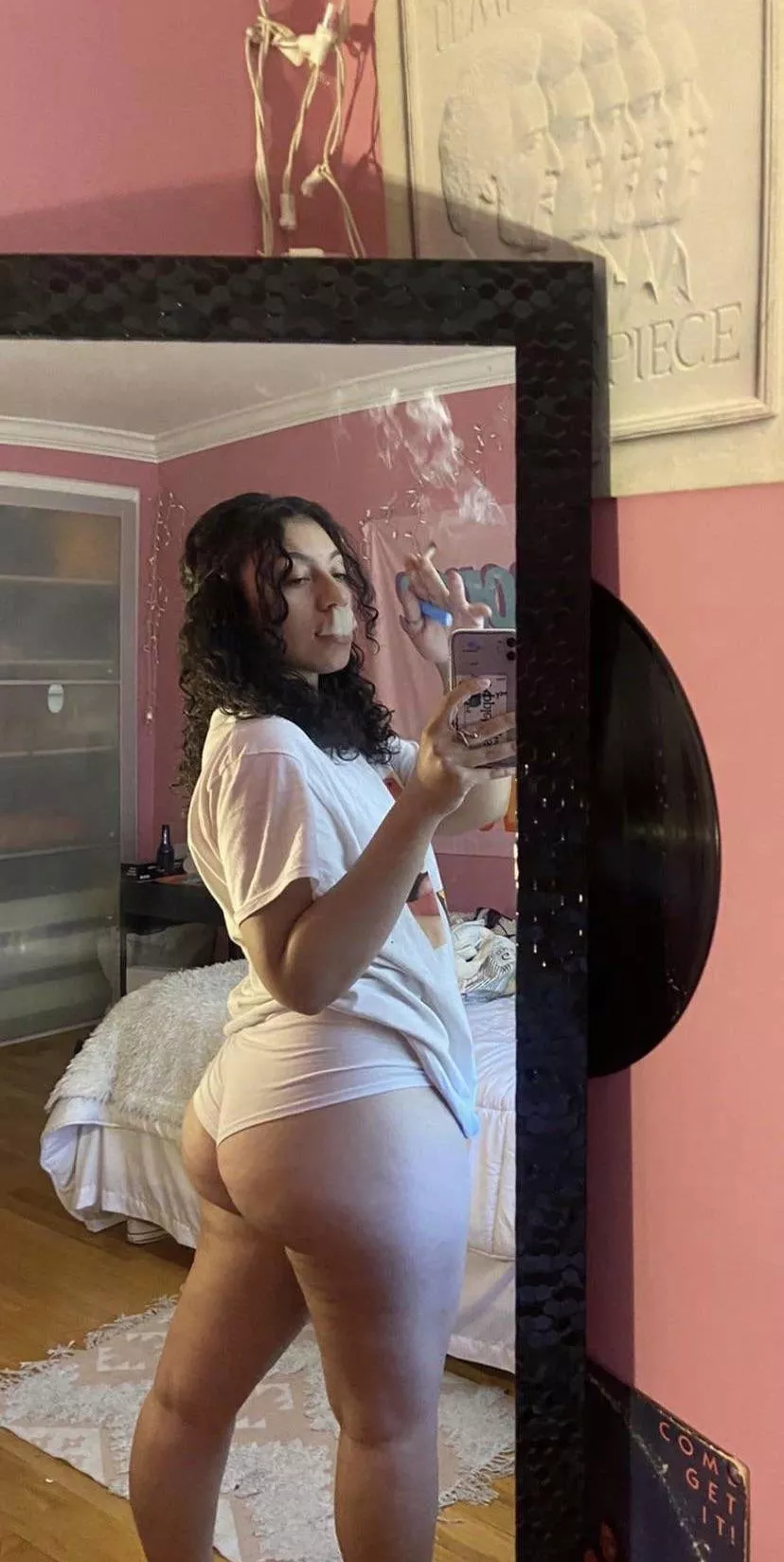 How am I looking? 🥰 posted by Dazzling-Fold5190