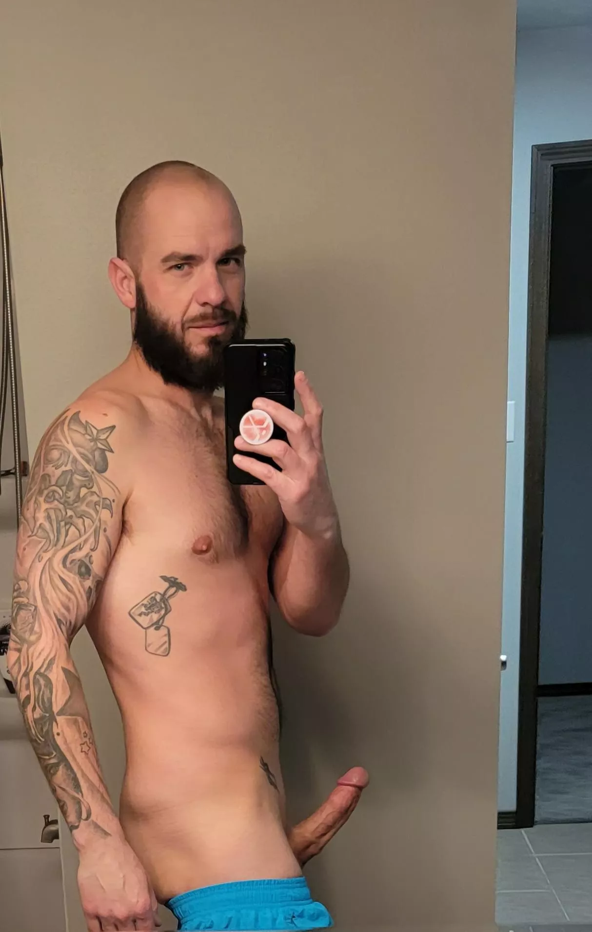 hump day 😈 posted by Urnextdoorneighbors