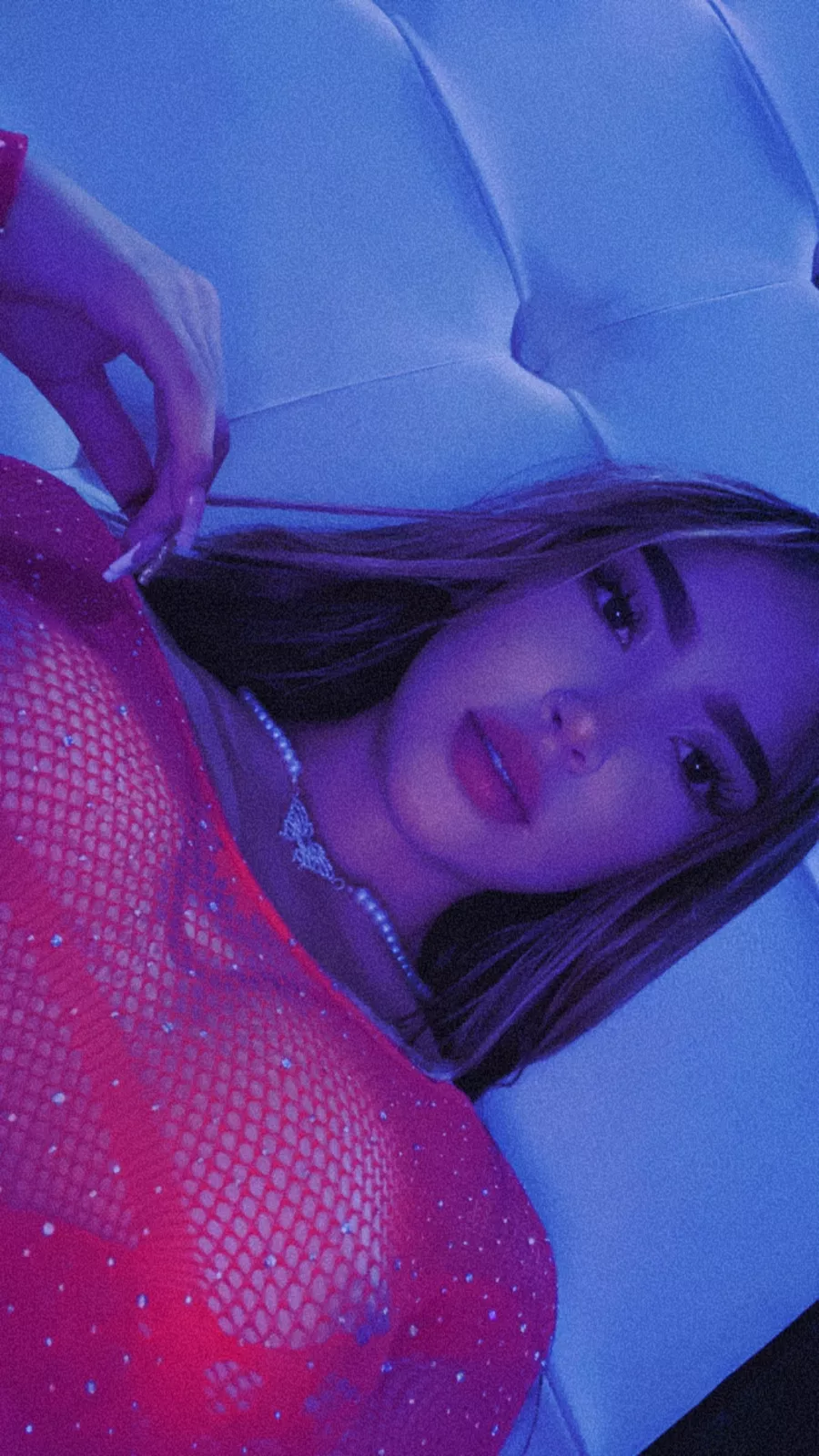 i dont have a valentines date so can i sent u snaps like this? posted by dontdodie