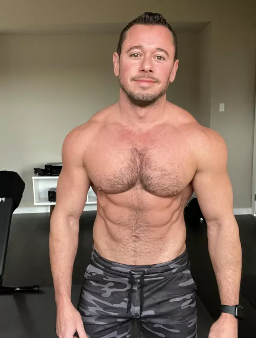 I hope you all have a wonderful Valentine’s Day! Be sure to message your friends and loved ones letting them know how much they mean to you 🤗 Also, don’t forget to show yourself some love by getting a workout in 💪🏼 by danwelden