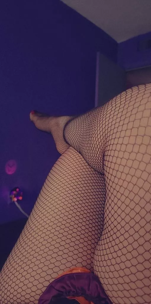 I just love fishnets ✨🖤 posted by Naeshastaley