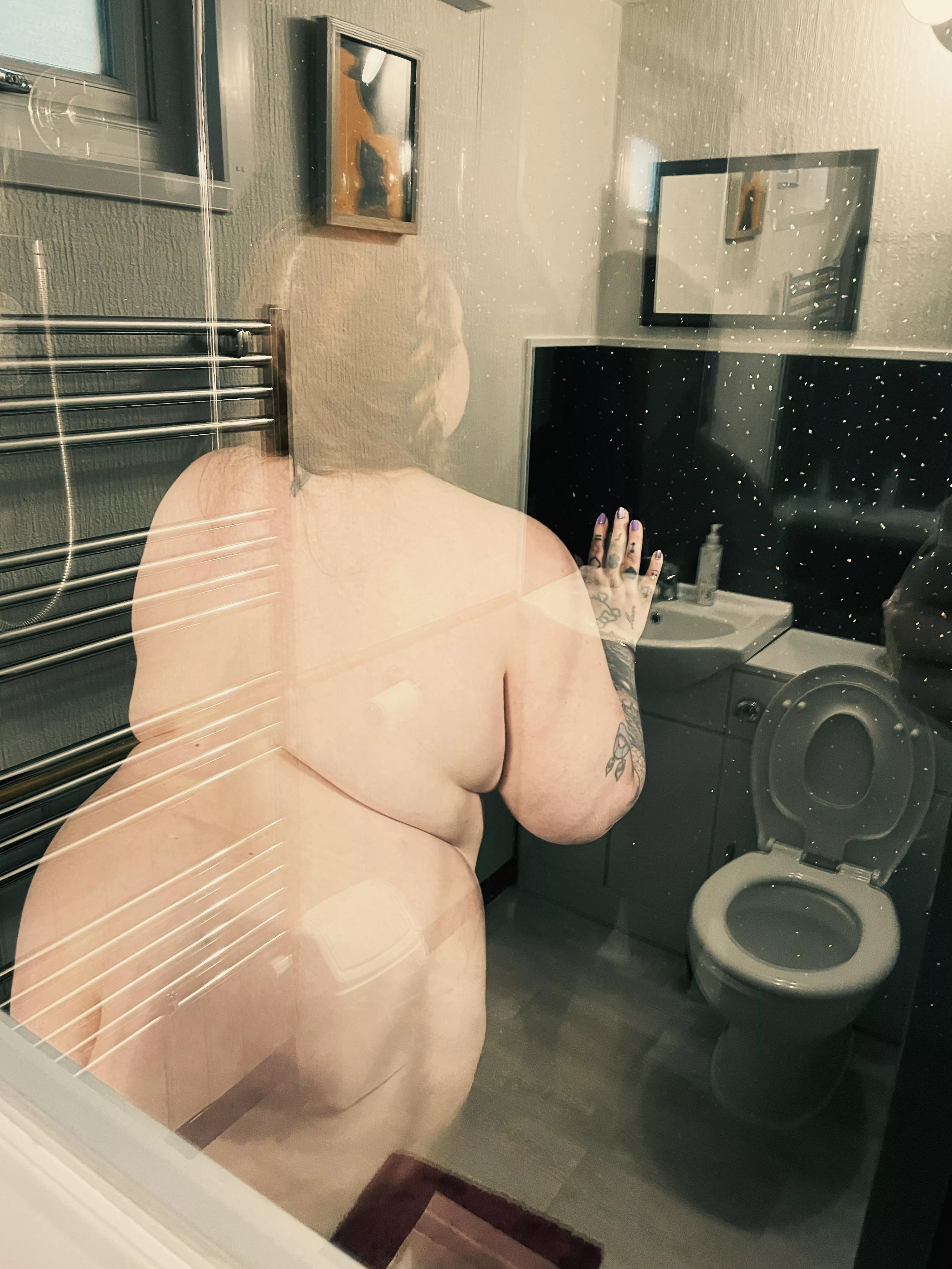 I love how you can just see the crack of my big ass 😈 posted by sttg_of