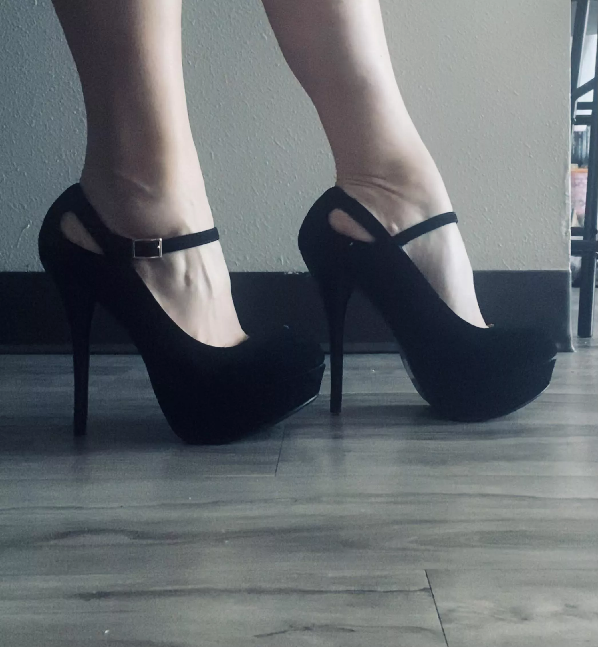 Look 2 for those interested in the straps. “Ten men waiting at the door? Send one home, I’m tired”, ~Mae West posted by Aishadahava