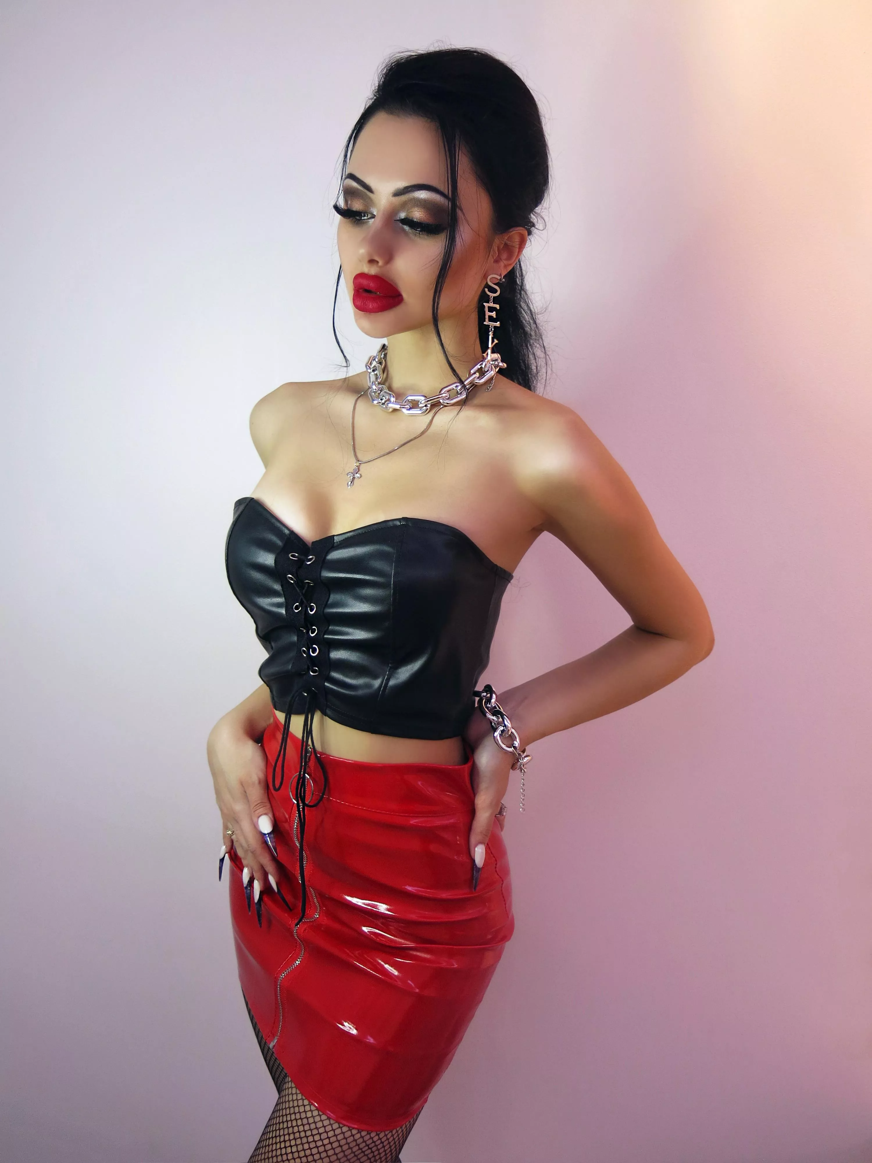 Love red ❤️ posted by Fine-Ad2329