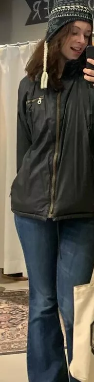 message me for other pics. if u know what i mean... posted by ZoeCistiiii