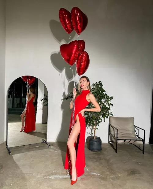 my legs look so long by Girl_FromTheCity