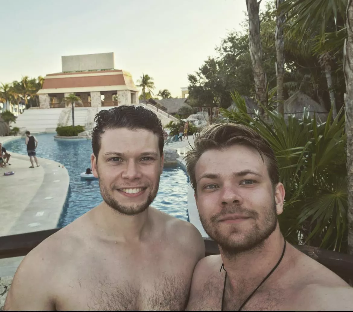 Not taken today, but I thought the sunset captured the Valentine’s spirit. So in love ❤️ 🏳️‍🌈 posted by The_Ollicle