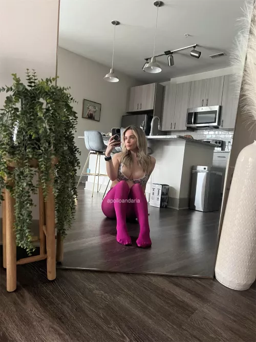 Perfect color for V Day 💘 by apolloandaria