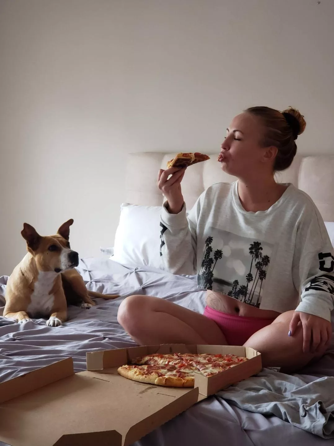 Pizza promised to love me, but only until the morning time 🍕🤟 posted by chasing_wildflower