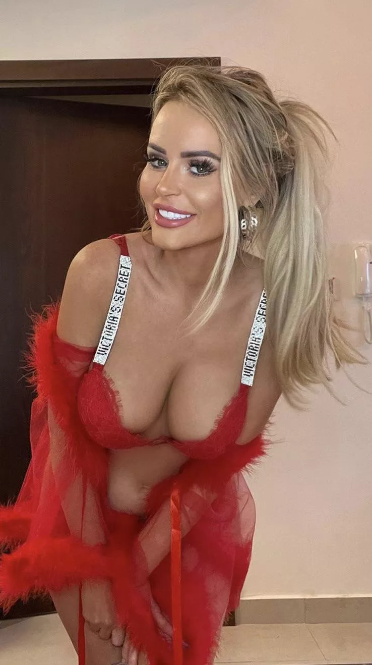 Ready to suck dick with my hair like this posted by scottishbabie