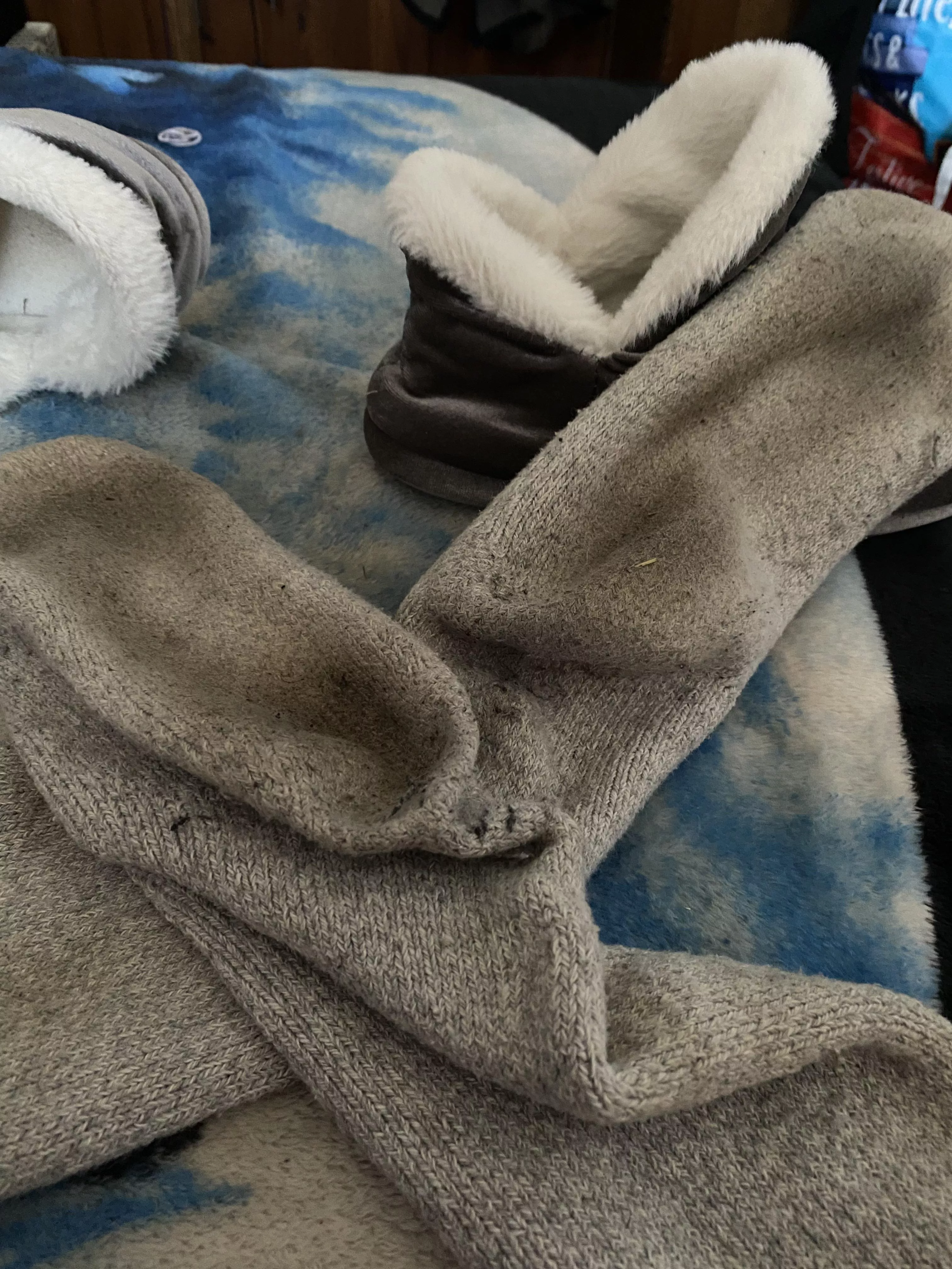 [selling] got to love these can’t let them go to waste 😌had a little brake but put them back on posted by Xxcatthyx