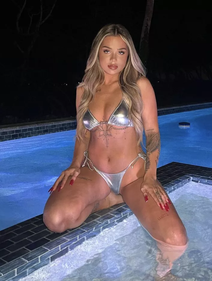 shiny bikini posted by xandercage01