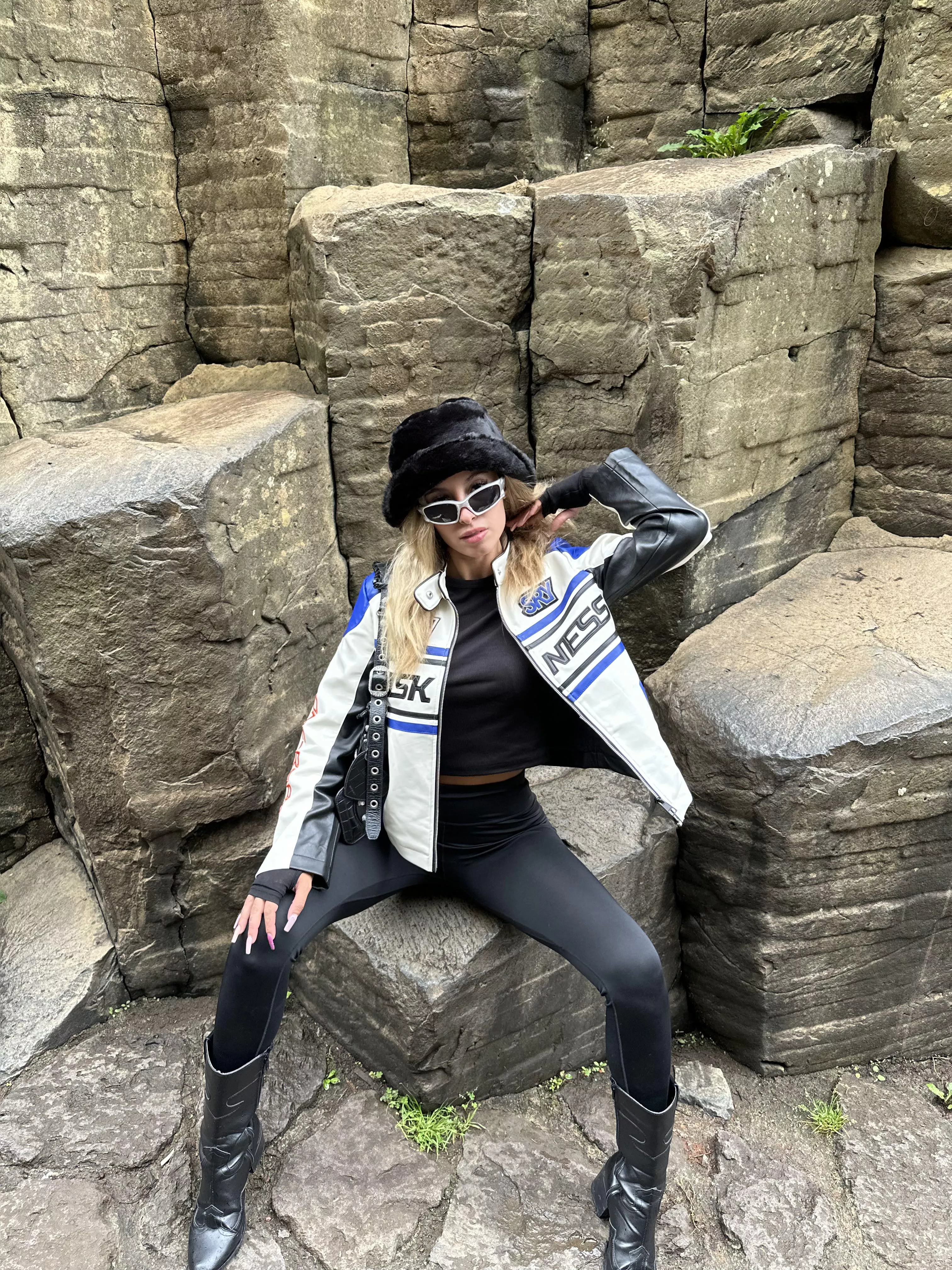 Slow and kind or hard and rough? posted by OnlyJulianaa