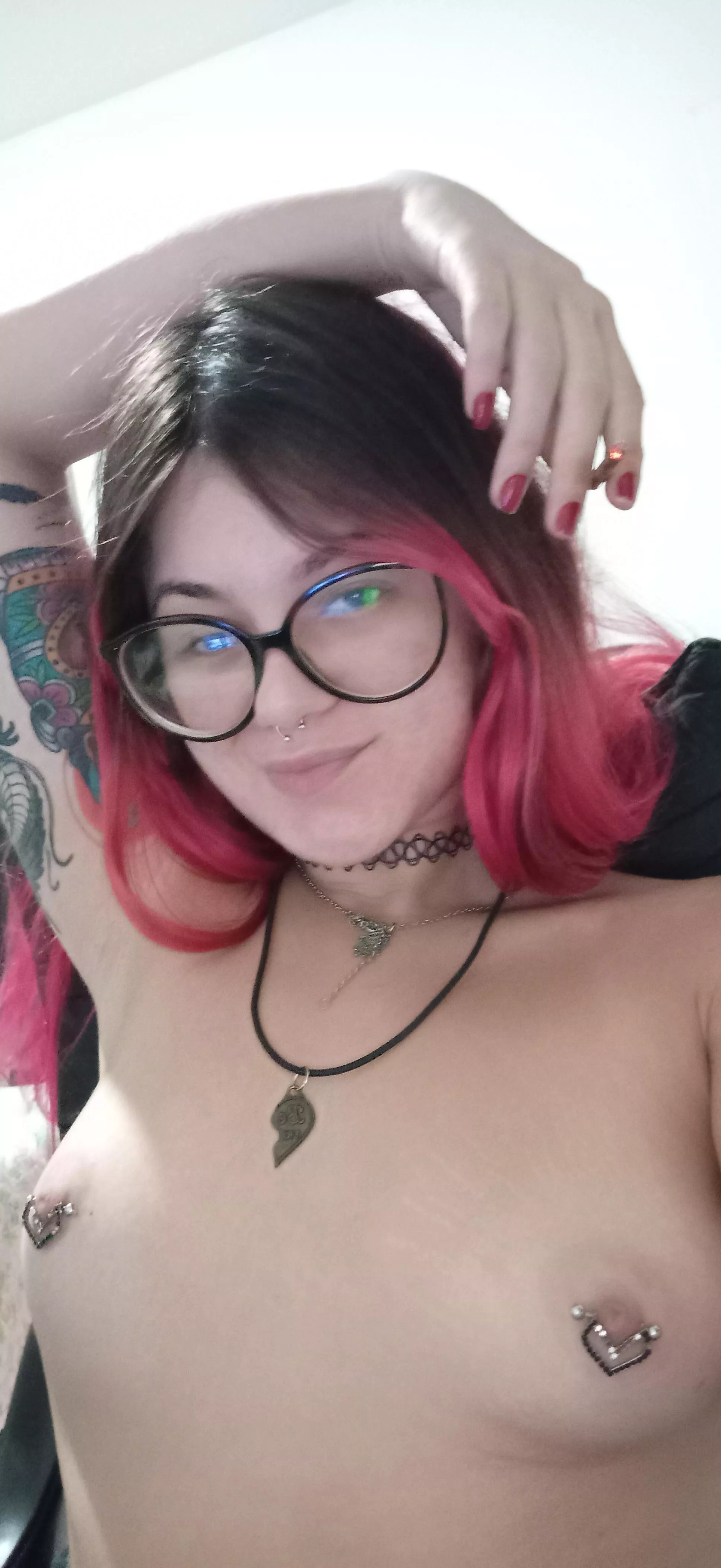 Suck my pierced titties posted by docellvira