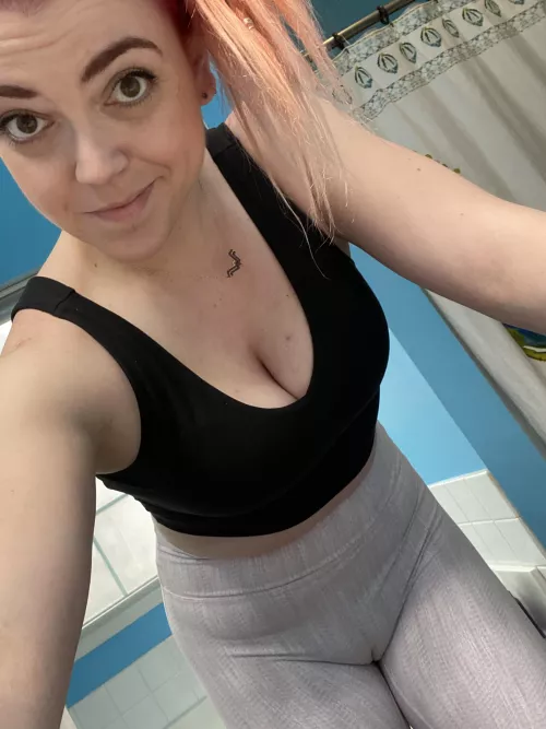 Taking the new leggings for a gym sesh by Independent-Ad5154