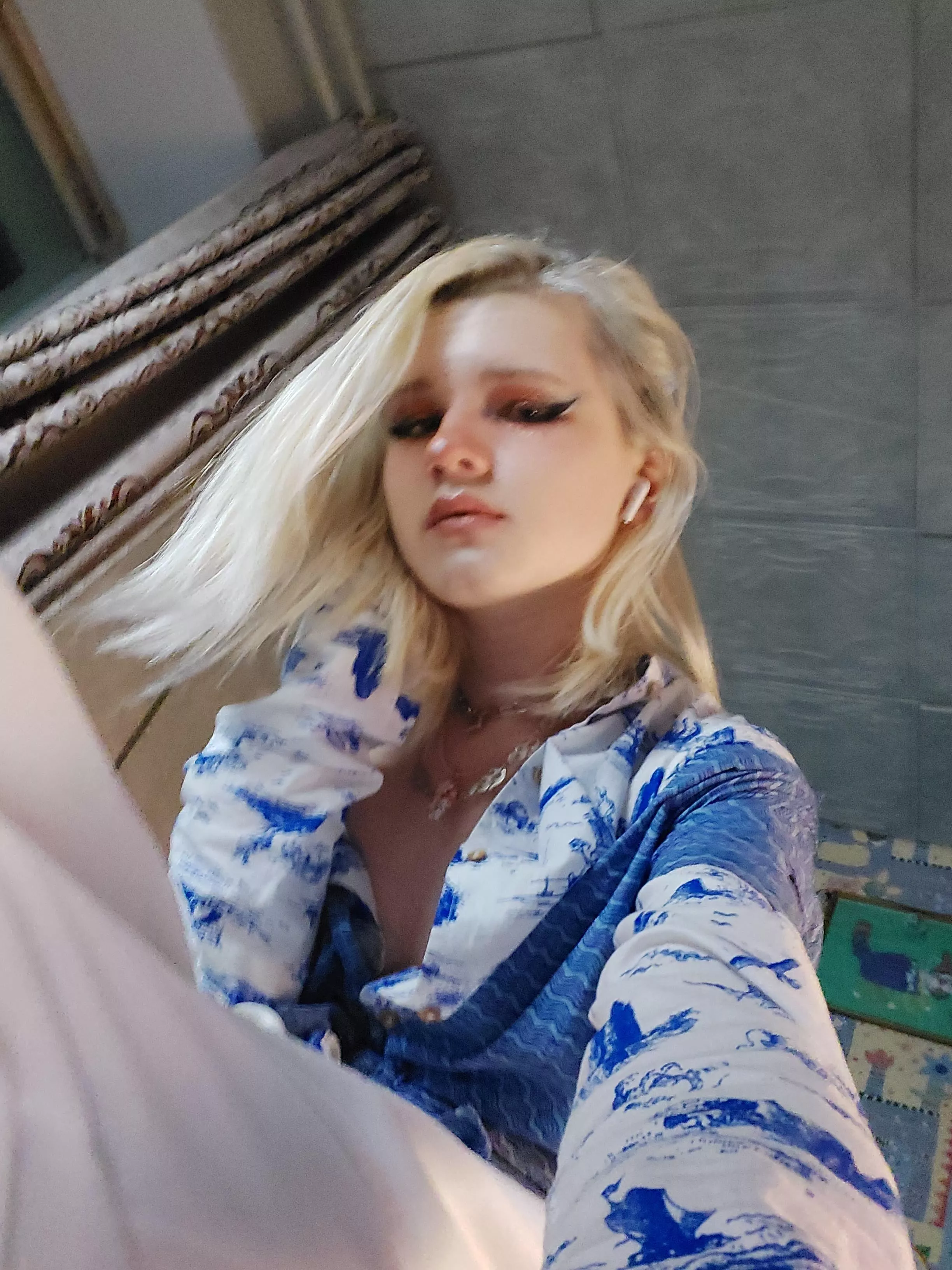 There is something in this out of focus. To be honest, I just can't stop shaking my hands posted by ImpressiveAd2927