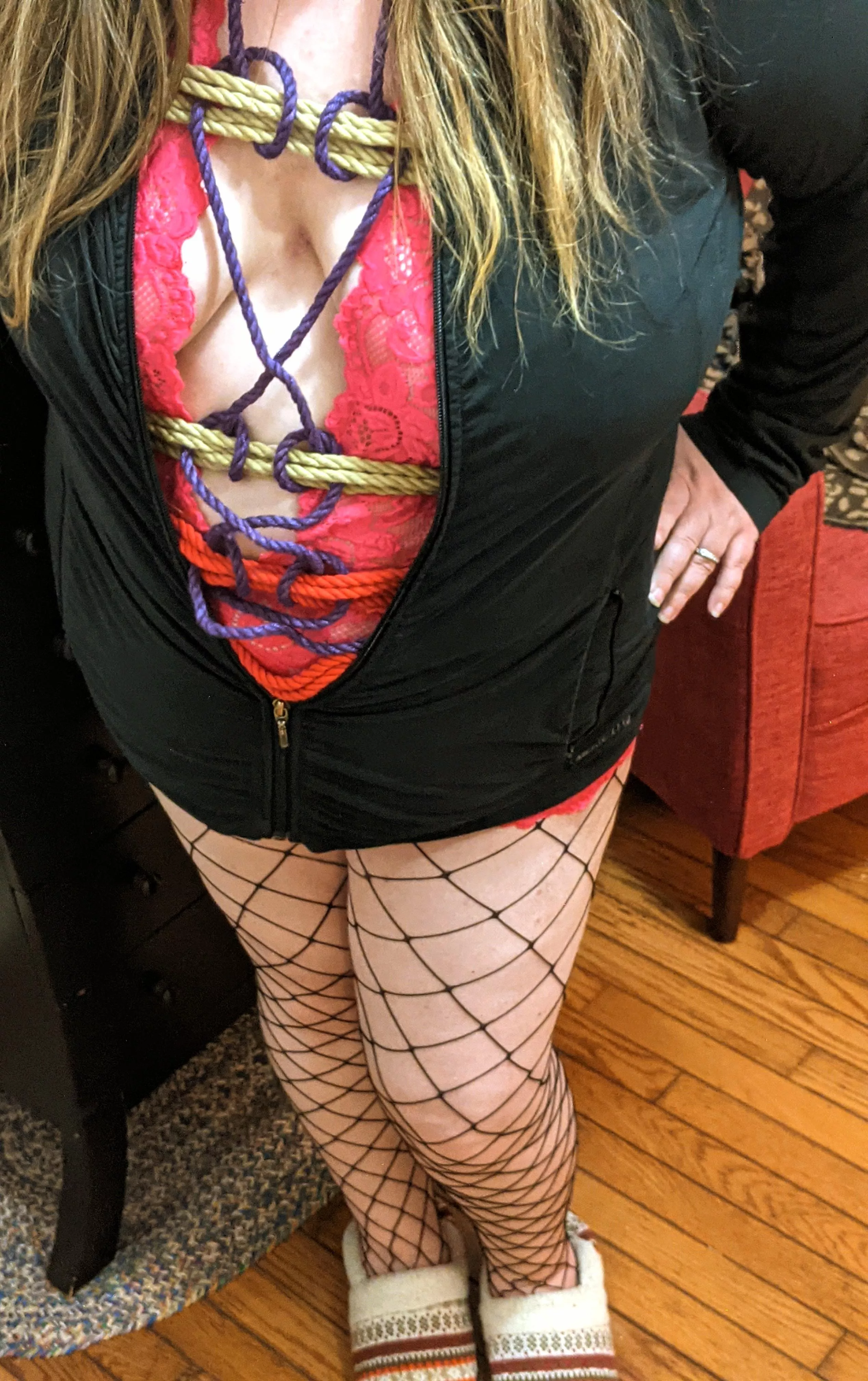 Three hearts for this rope bunny. posted by grlsNprls