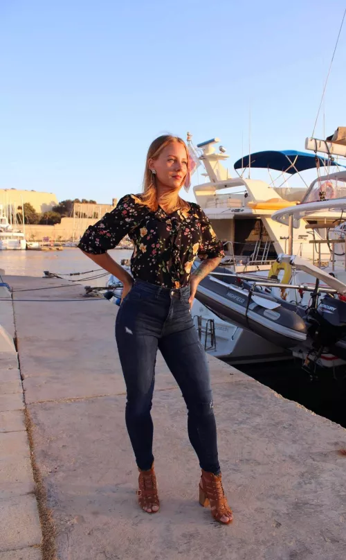 Title should be this: Sagittarina (@sagittarinaofficial) [Instagram] by sagittarinaofficial