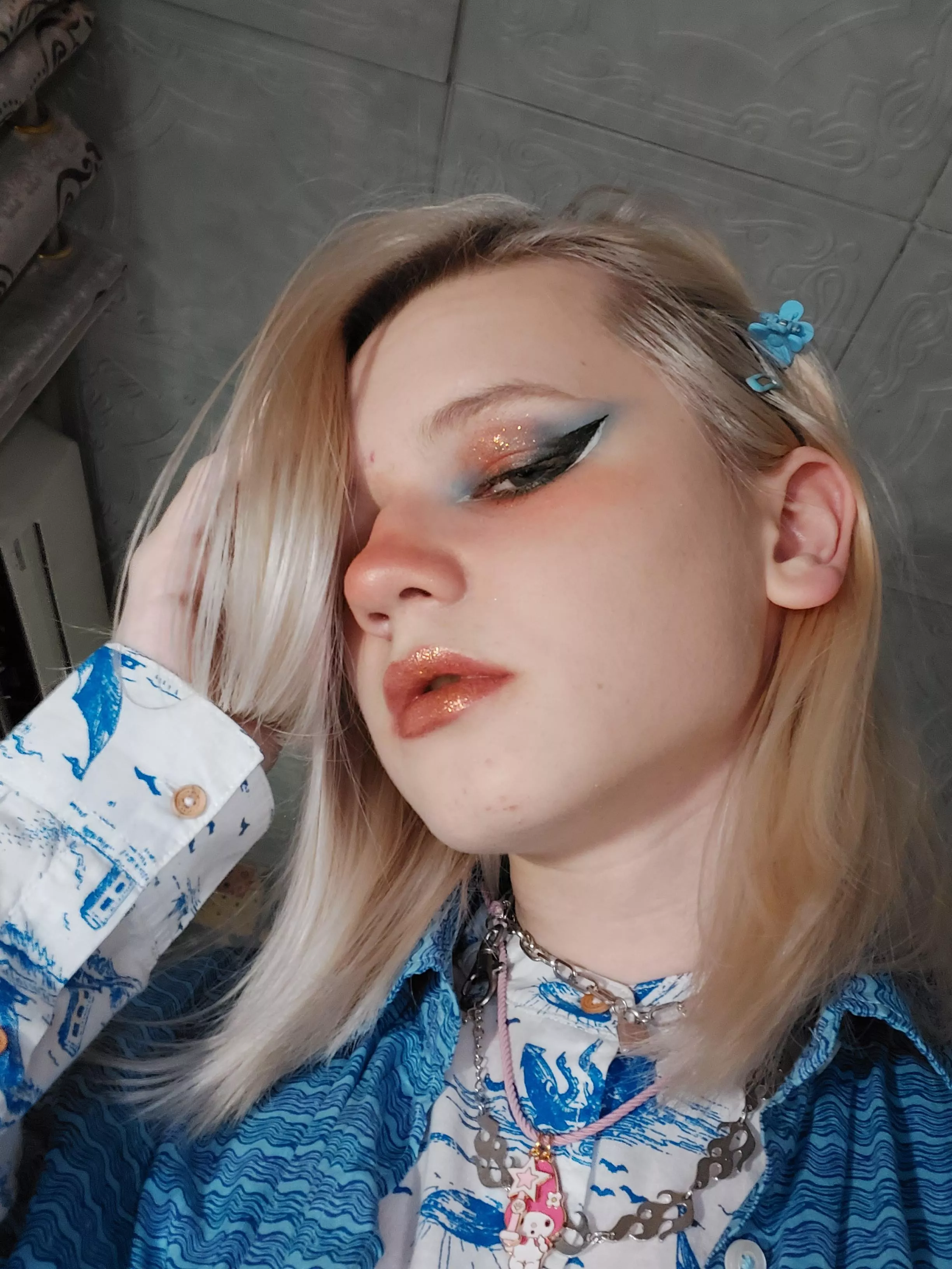 Today Valentine is orange 🤭🧡/💙✨ posted by ImpressiveAd2927