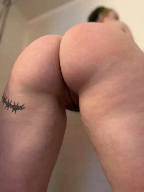 We can skip the flowers and chocolates and get straight to you fucking my brains out by melthewhale