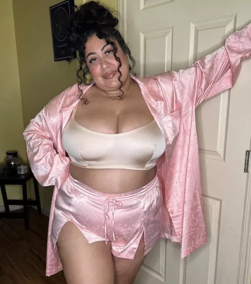 Who wanna feed me I’ll make you a sexy stuffing video by ComprehensiveBike927