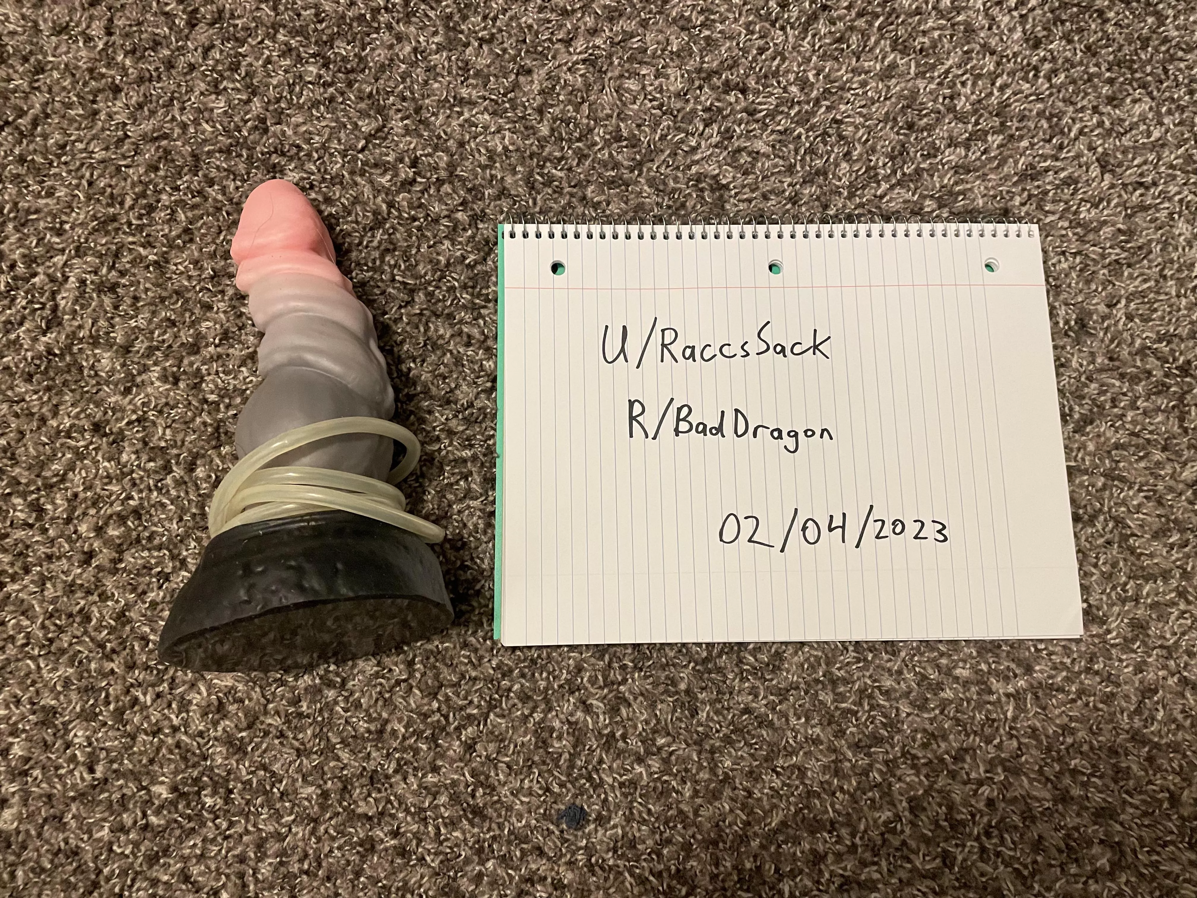 WTT/WTS Medium Nova with cumtube posted by RaccsSack