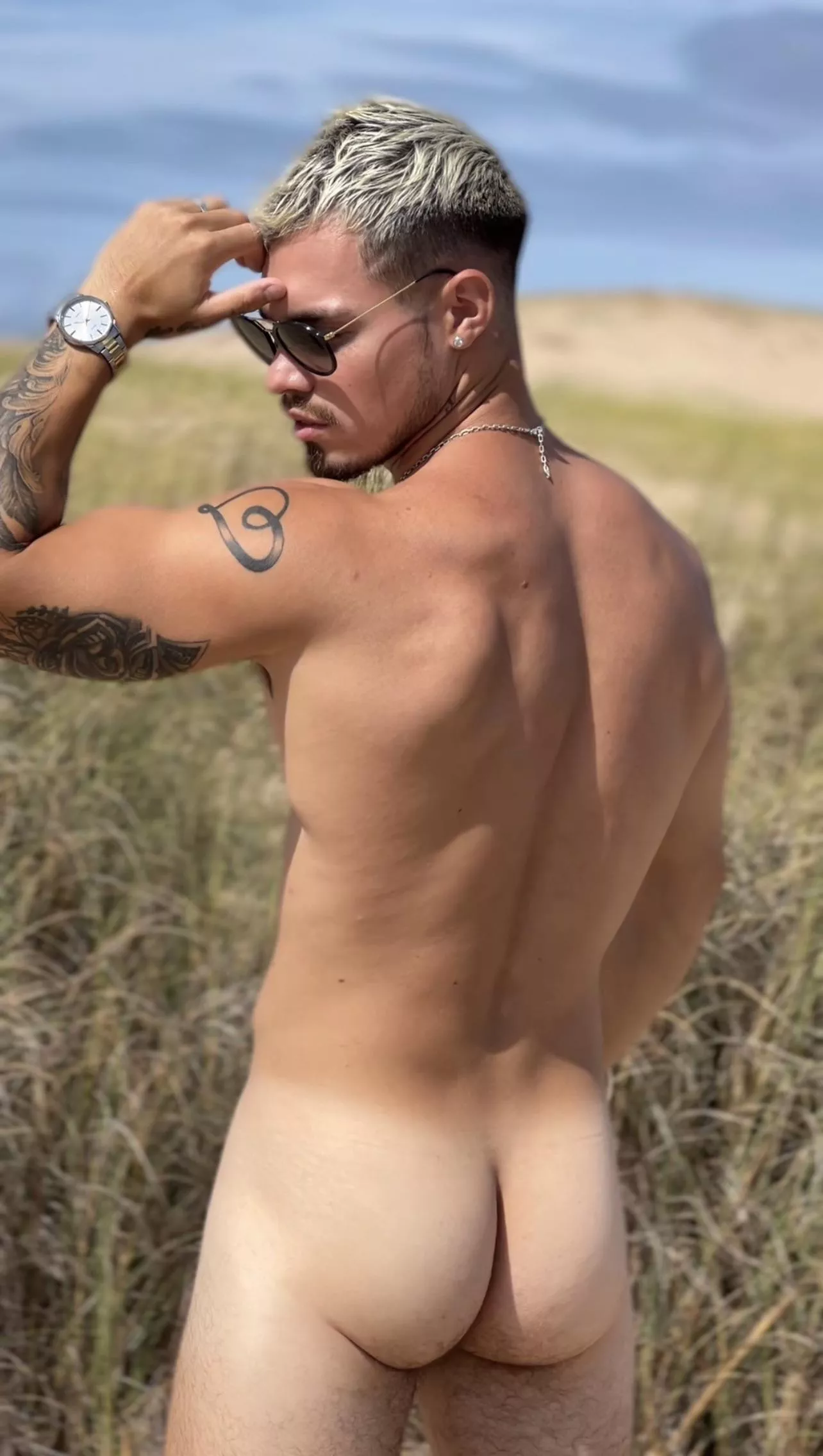 (28) Hi 👋❤️‍🔥 posted by silverjulien