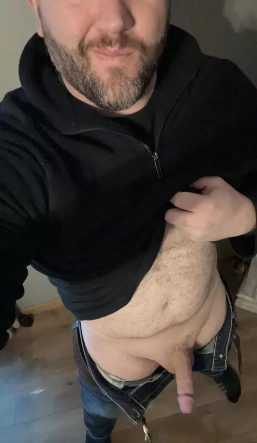 [39] Having a hard time focusing today by dadddyshorny