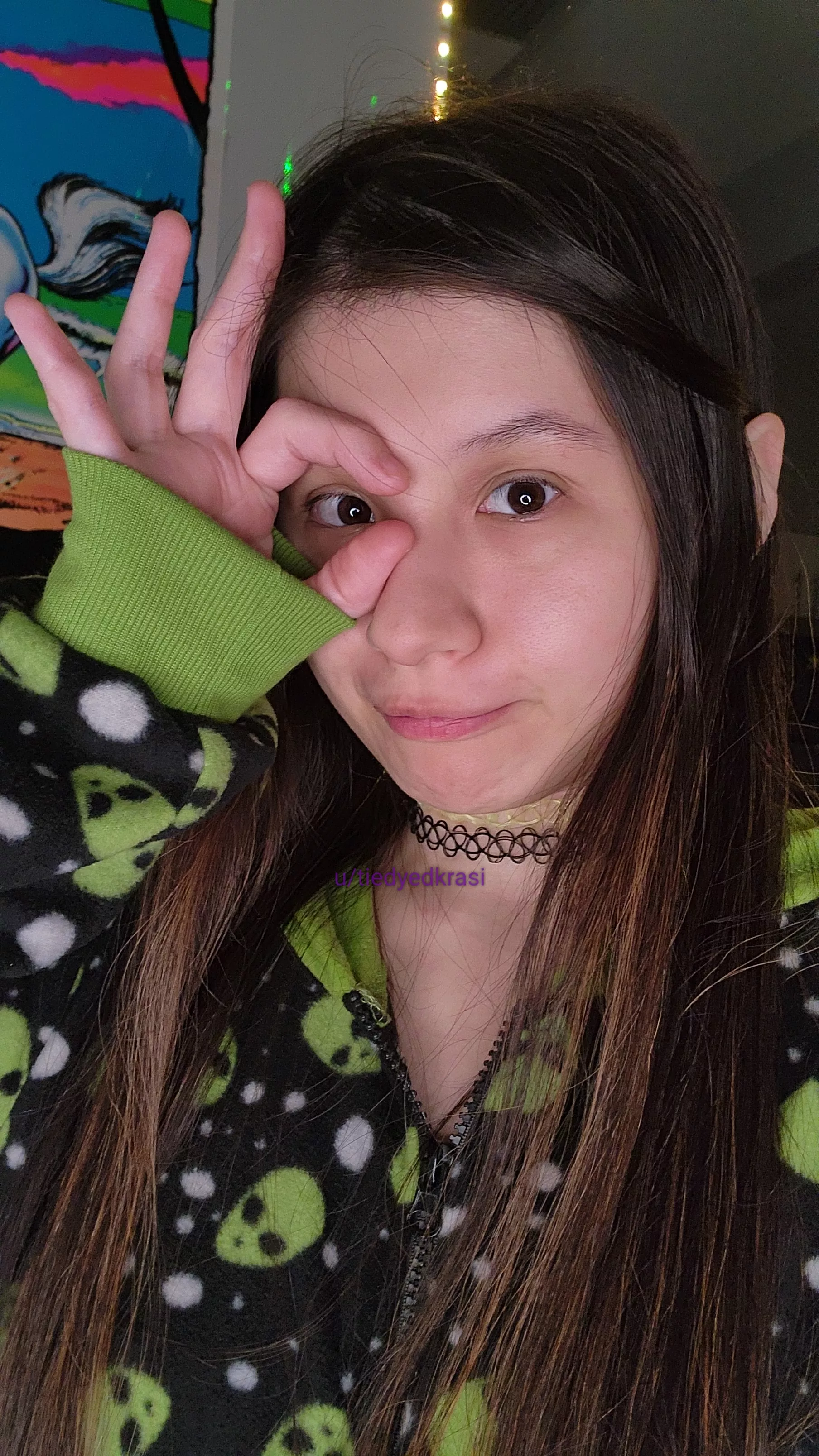 a light smirk because I dunno what I'm doing with my hand posted by tiedyedkrasi