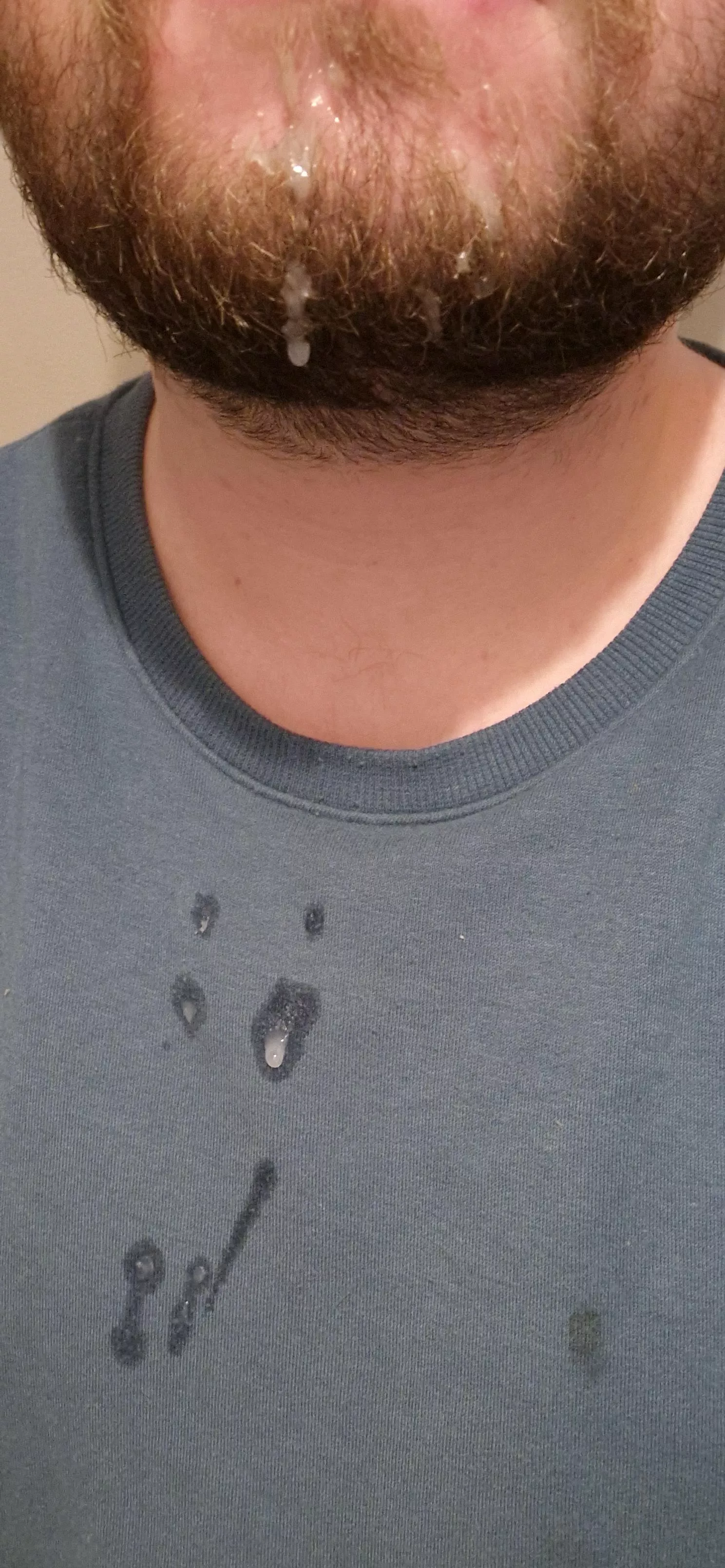 Accidentally gave myself a facial 🙈 who wants to add on to my load? posted by Ikbennietorigineell