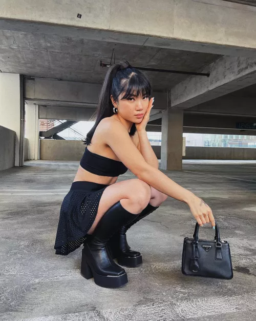 dark haired beauty by ThePinkTaco65