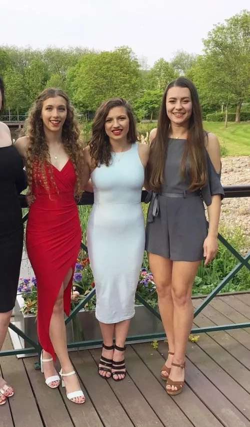 Dressed up by forian_