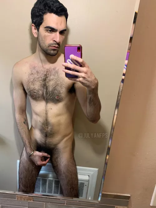 Hairy legs and dark bush 😜 get your face in here by julyanfps