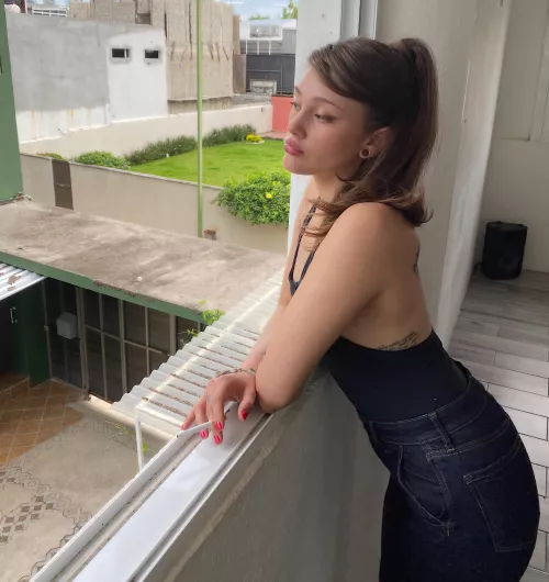 Hi everyone ! 💛🚬🖤 have u smoked today? How many cigs? by anapaulahb