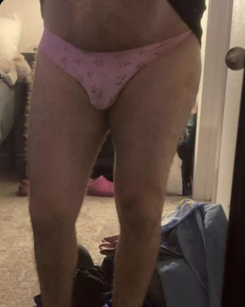 Hmm Is it a dick or a clit? posted by anonomist1