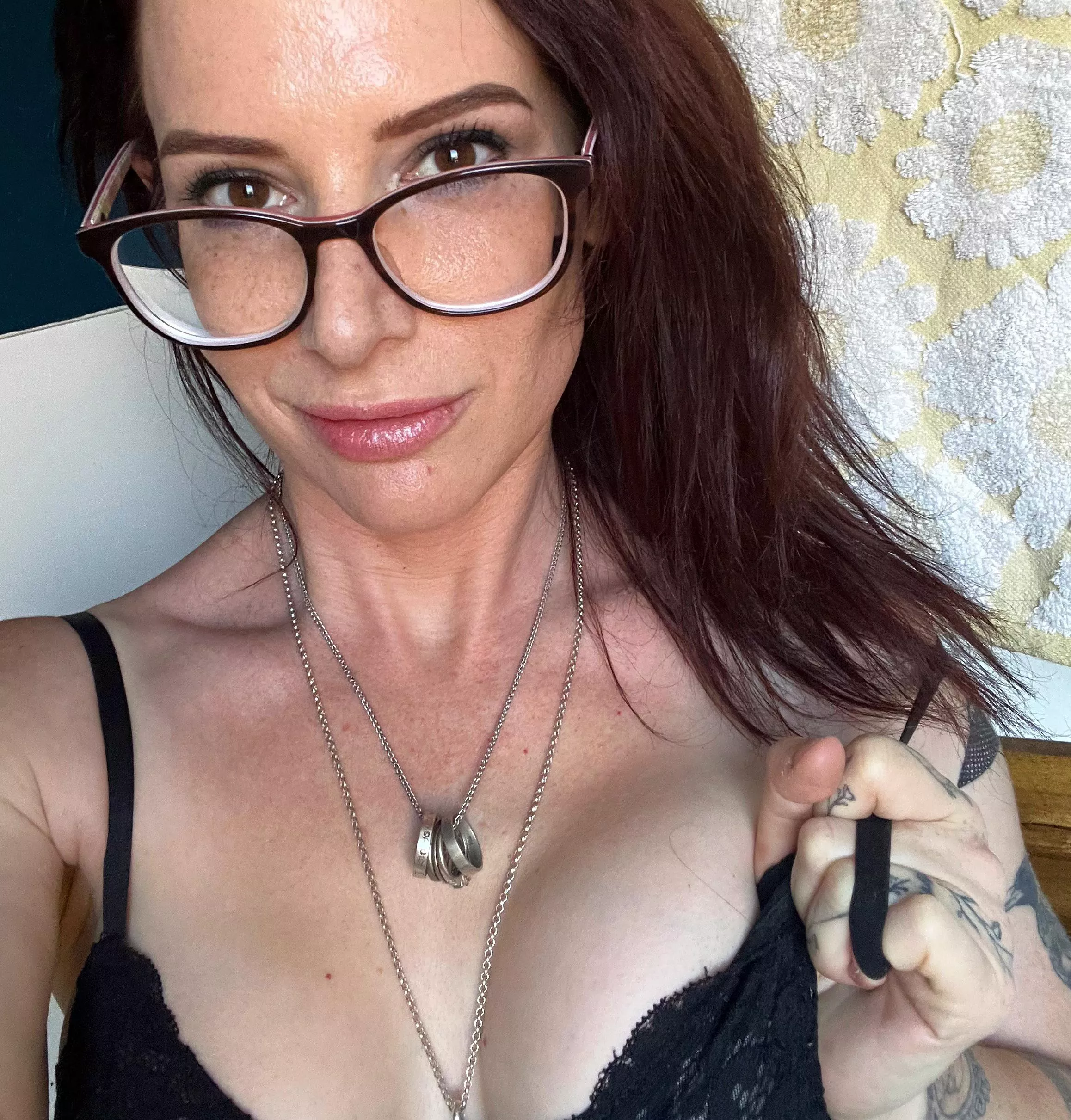 Hope you’re having a good day 💖 (f37) posted by housewifebirdie