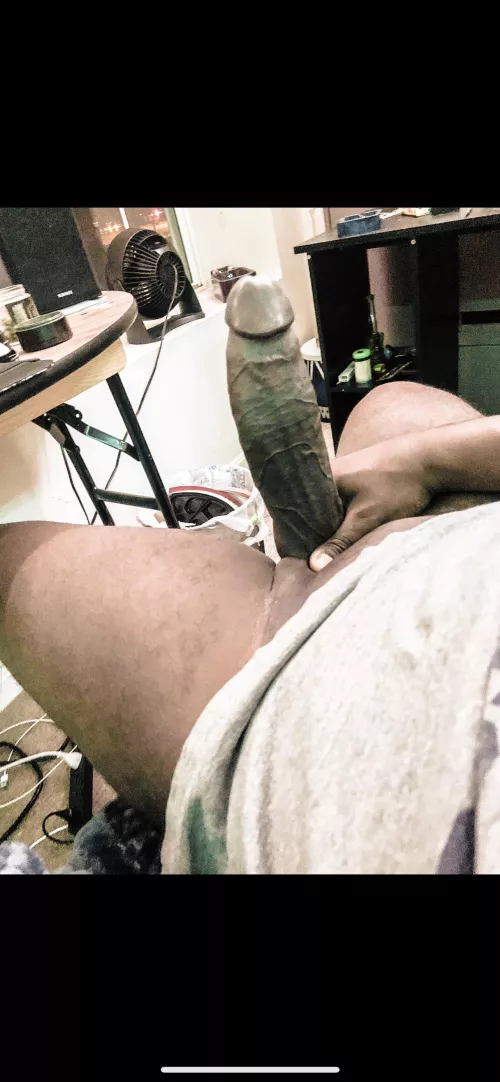 Huge cock alert by Rosescakefactory