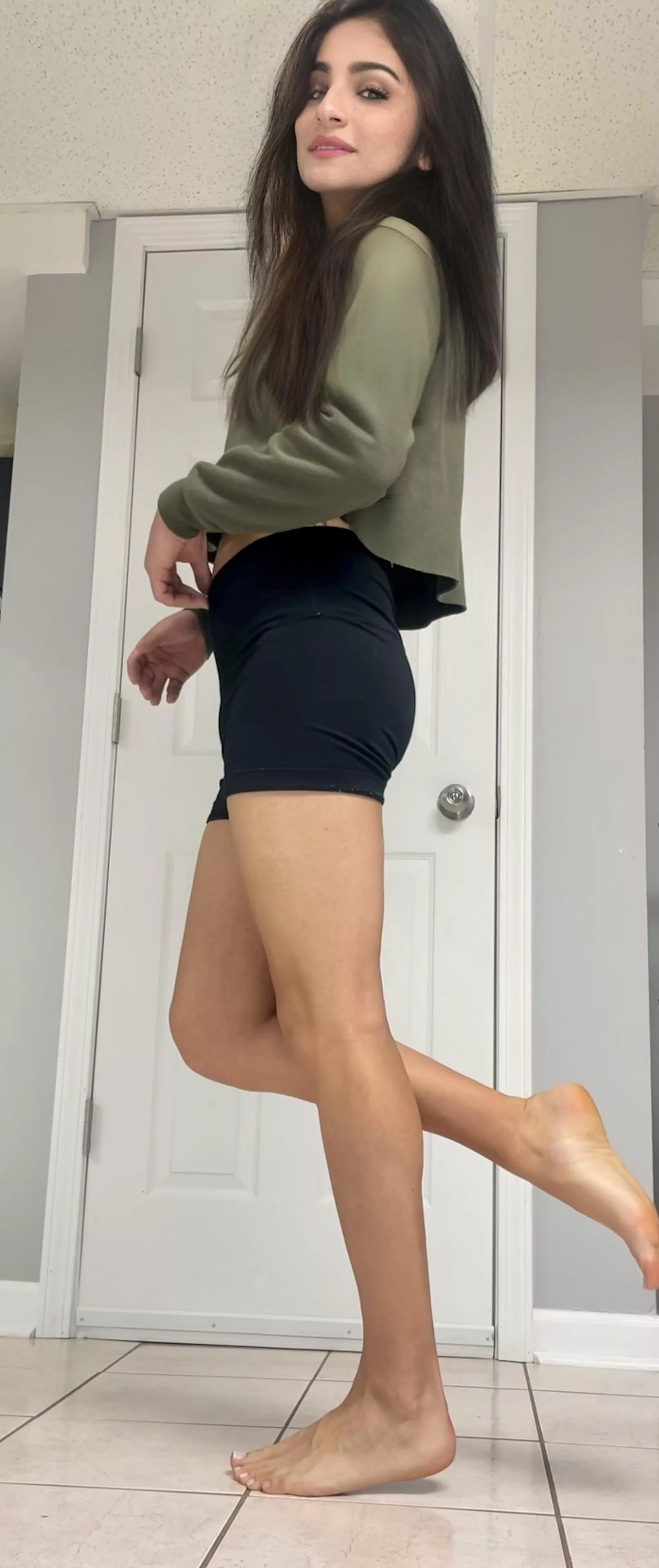 I love working out barefoot 😉 posted by userrozz