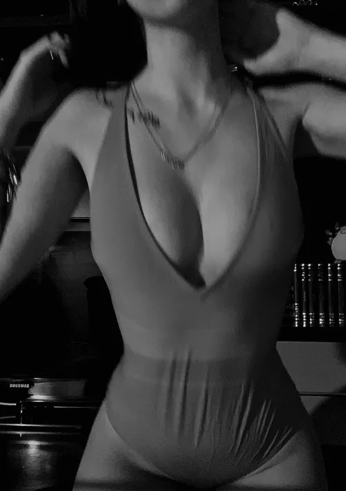 i need someone to take care of my wet pussy by serenixx1