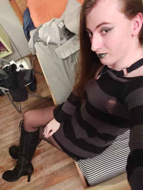 i tryed a goth look, it's a work in progress 😅 by Alicep4